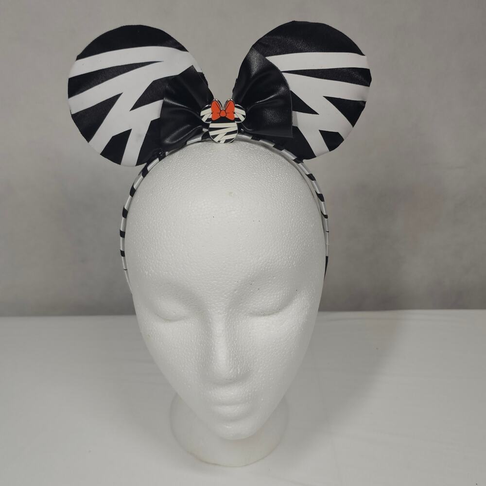 Disney Halloween Minnie Mouse Ears Headband Black + White Skeleton Black Bow